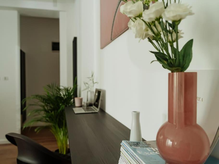 Central 5 Apartment - New Building & Parking Bucarest Esterno foto